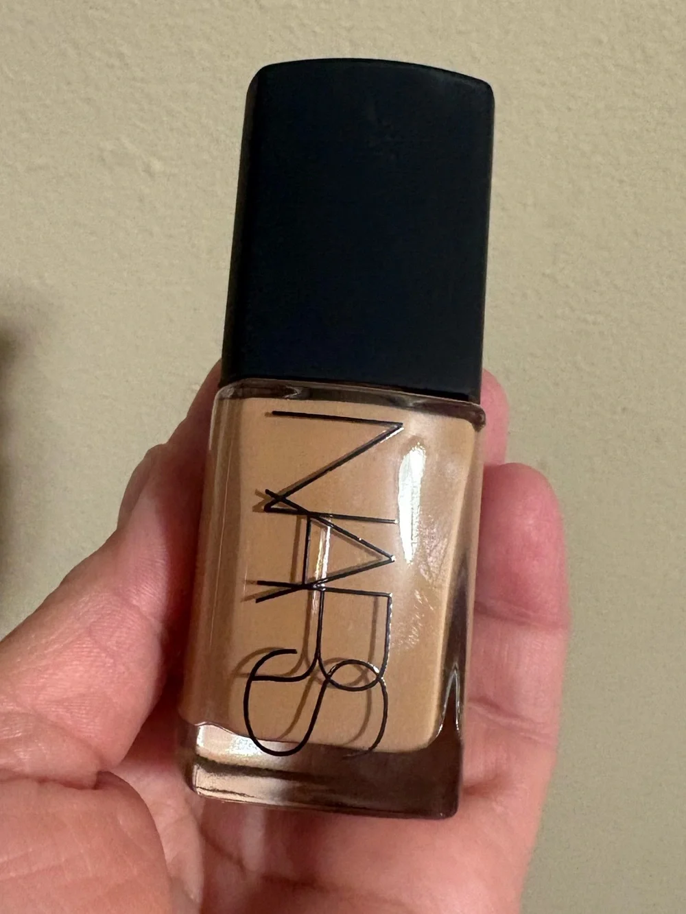 NARS Sheer Glow Foundation Box - MEDIUM 3.75 PAMPELUNE Brand New Never Used.